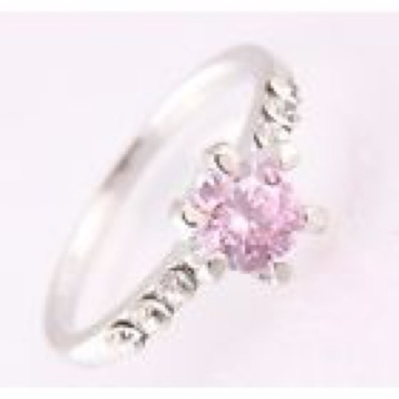 Beautiful pink and silver cocktail ring - Picture 2 of 3